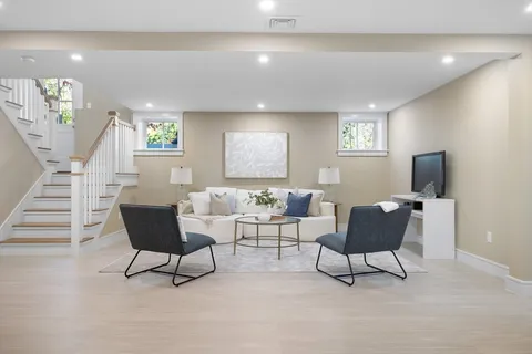 $1,649,000 | 2 Howard Court, Woburn, MA 01801