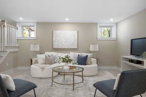 $1,649,000 | 2 Howard Court, Woburn, MA 01801