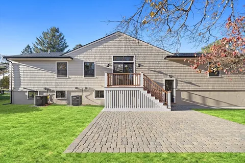 $1,649,000 | 2 Howard Court, Woburn, MA 01801