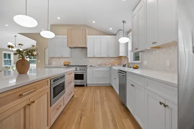 $1,649,000 | 2 Howard Court, Woburn, MA 01801