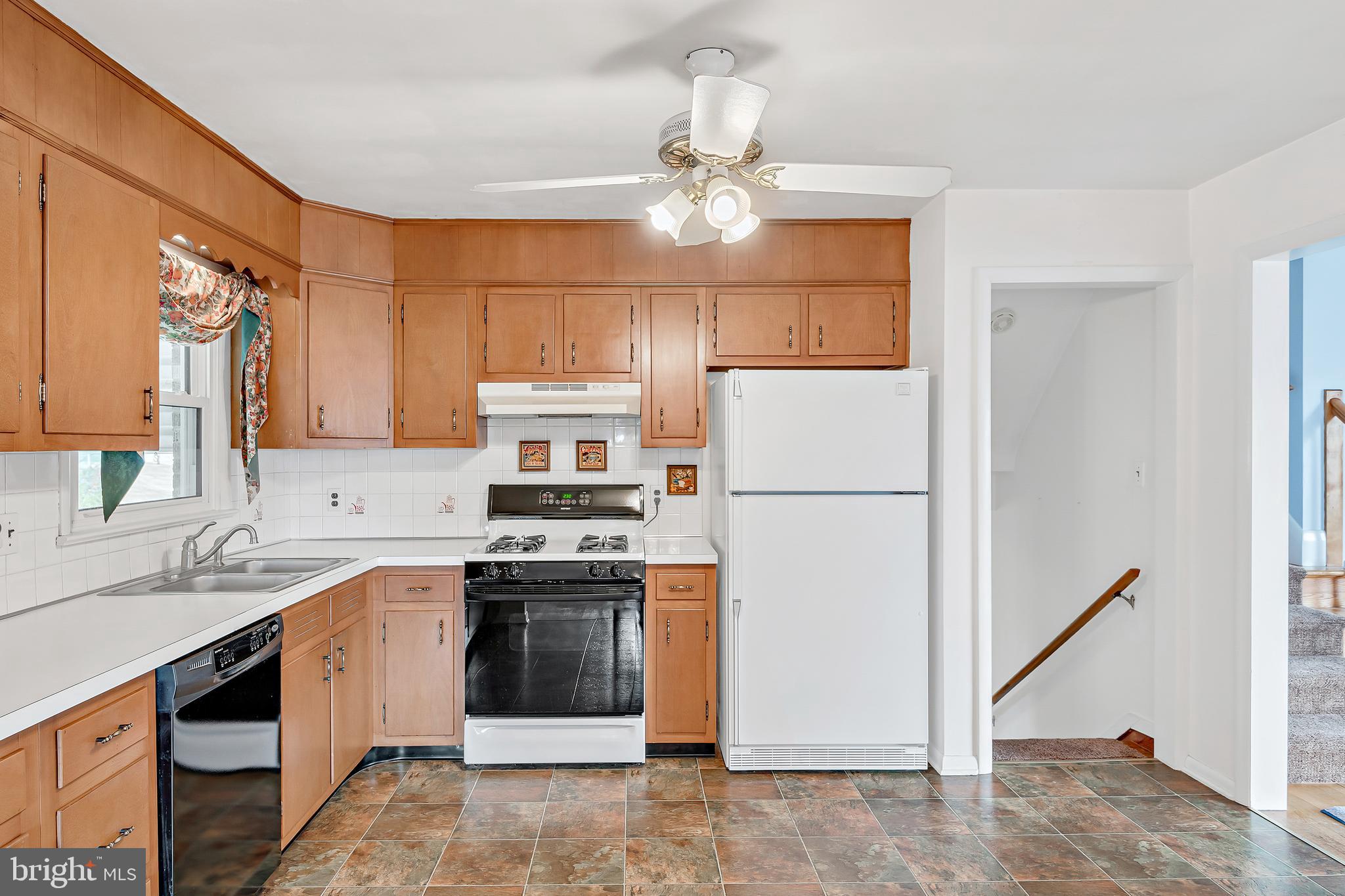 1791 Sapphire Road York, PA 17408 - Photo 14 of 37 Gallery Image 14