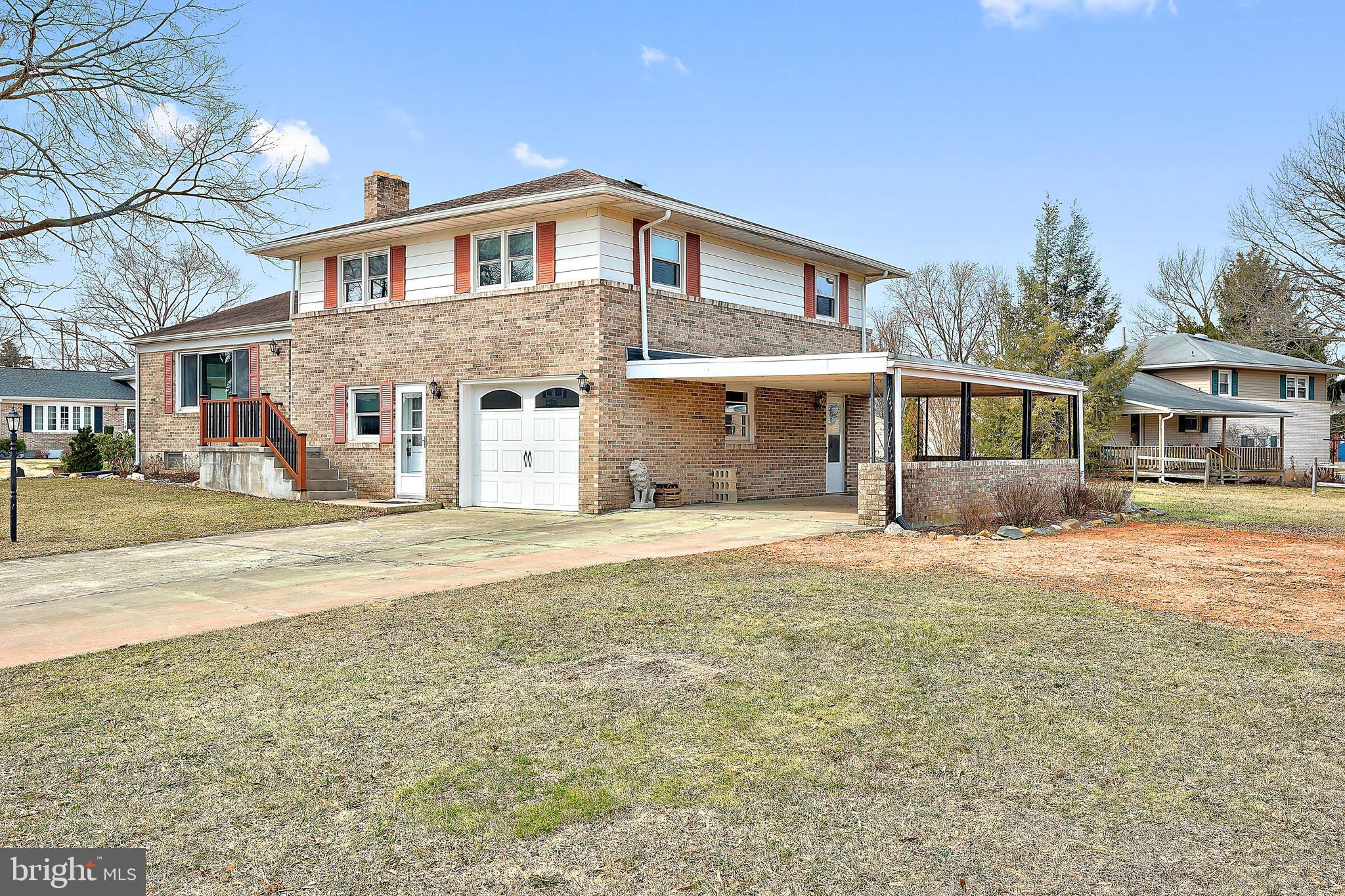 1791 Sapphire Road York, PA 17408 - Photo 3 of 37 Gallery Image 3