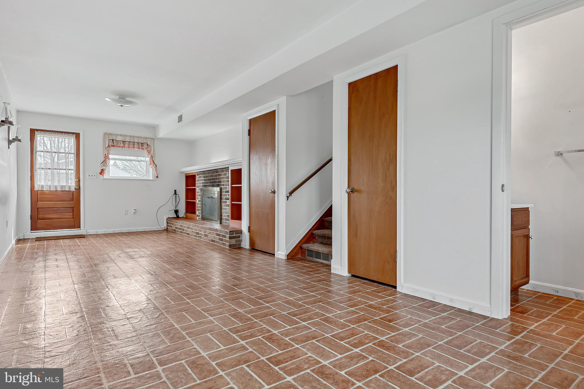 1791 Sapphire Road York, PA 17408 - Photo 25 of 37 Gallery Image 25