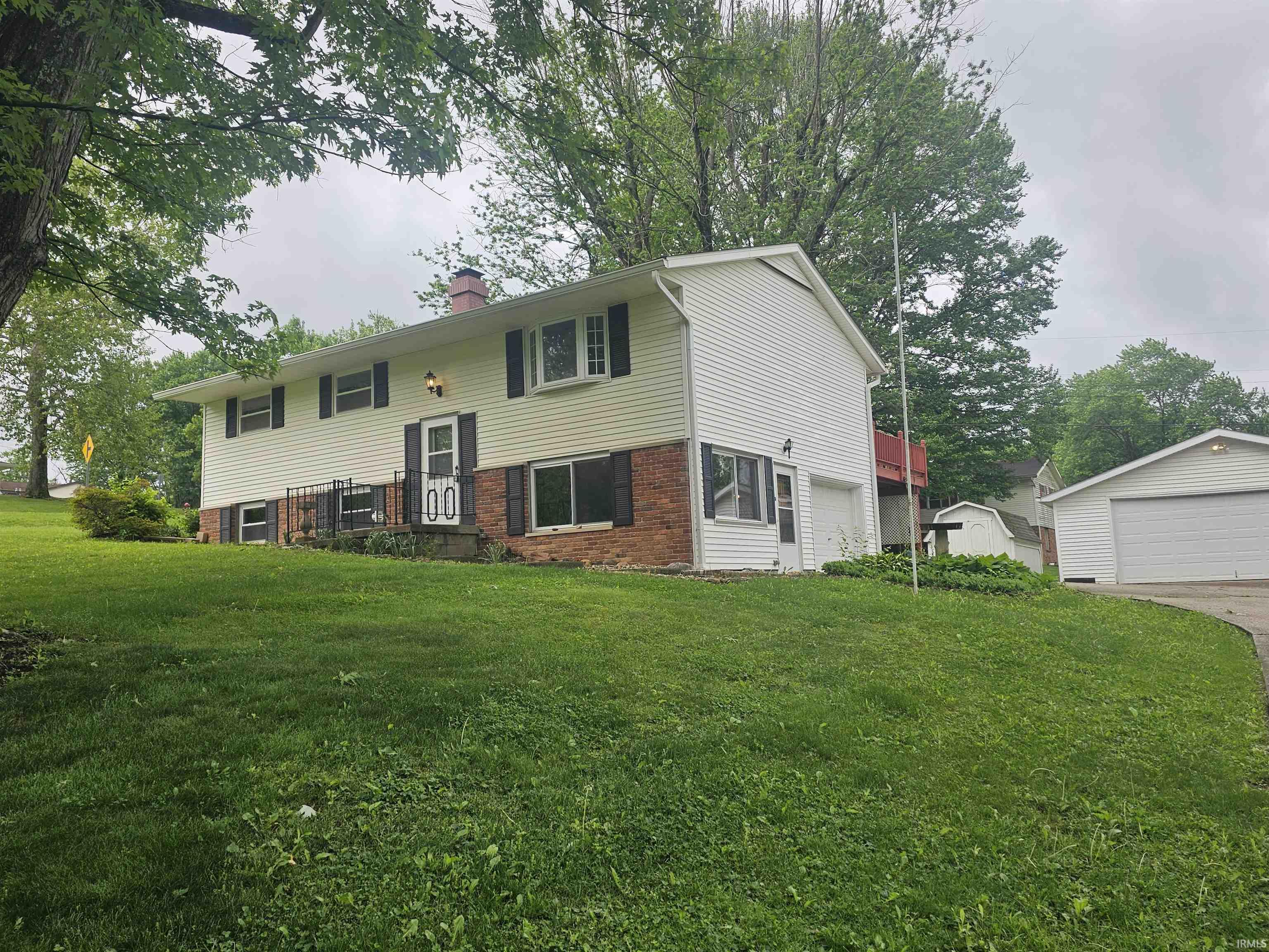 4625 North Ridgewood Drive Bloomington, IN 47404 - Photo 1 of 36