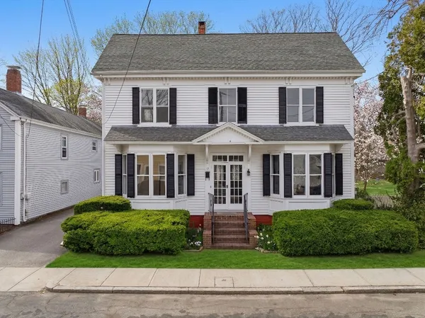 $1,075,000 | 14 Allen Street, Newburyport, MA 01950