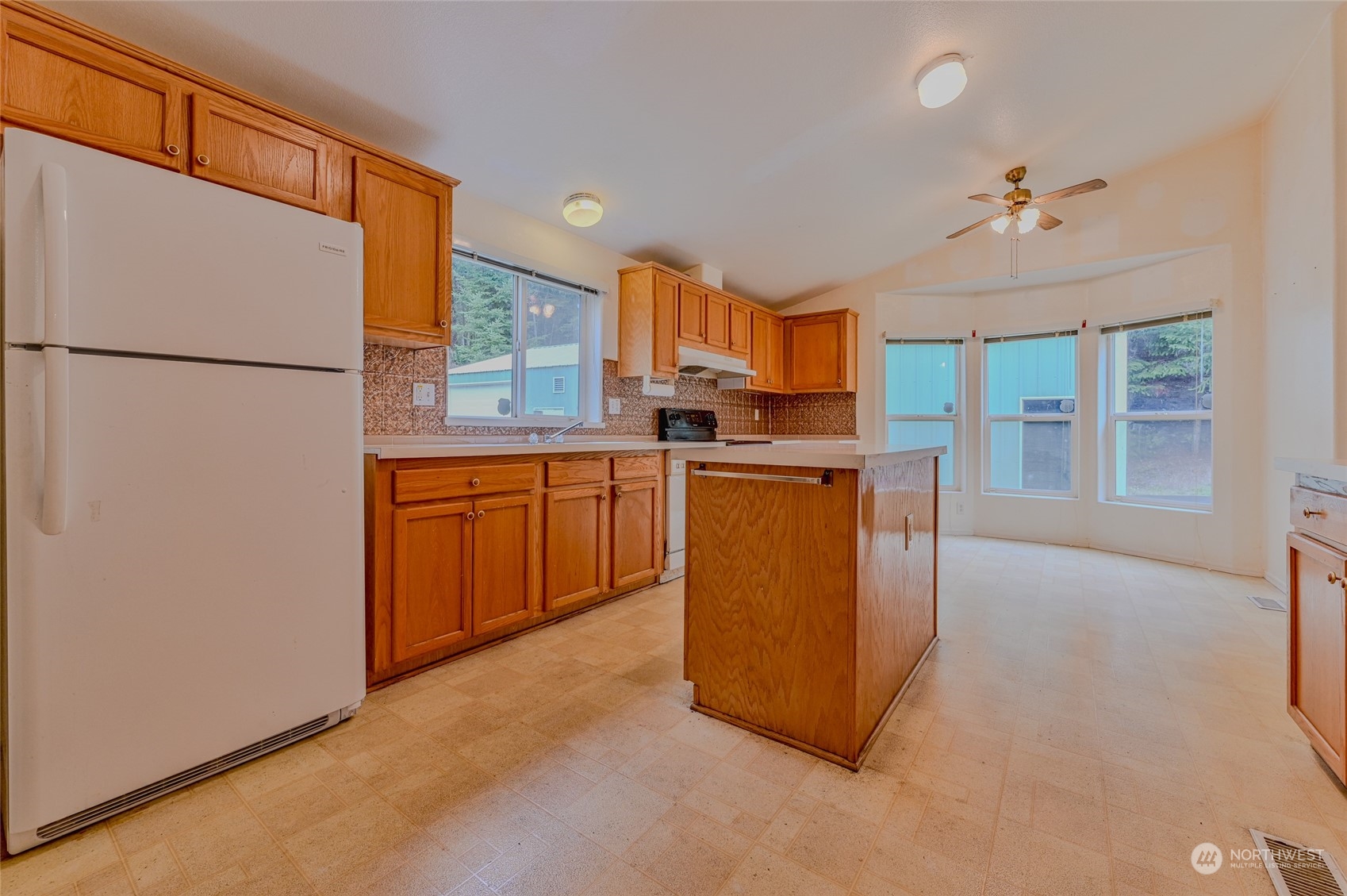 501 Northeast Larson Lake Road Belfair, WA 98528 - Photo 10 of 38 Gallery Image 10