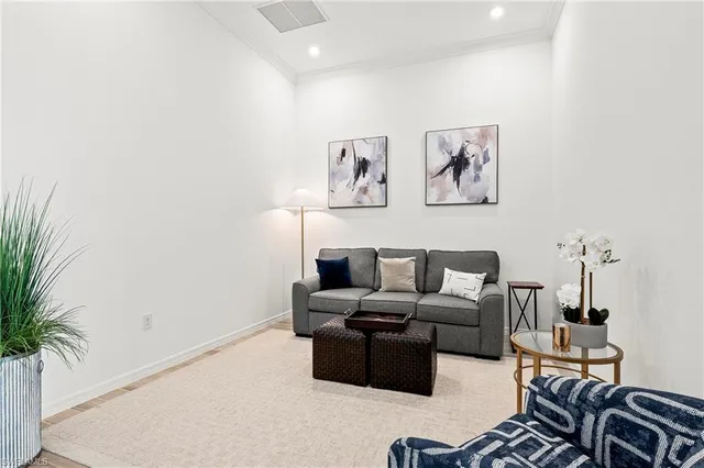 $3,300 | 11801 Venetian Lagoon Drive, Unit 203, Fort Myers, FL 33913