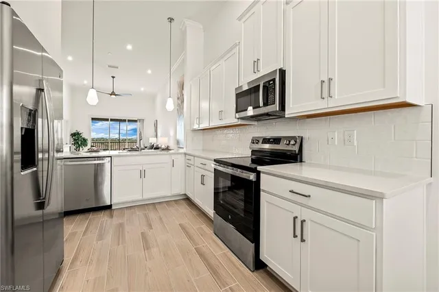 $3,300 | 11801 Venetian Lagoon Drive, Unit 203, Fort Myers, FL 33913