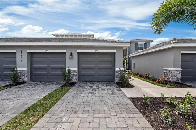 $3,300 | 11801 Venetian Lagoon Drive, Unit 203, Fort Myers, FL 33913