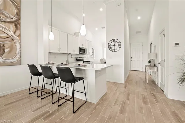 $3,300 | 11801 Venetian Lagoon Drive, Unit 203, Fort Myers, FL 33913