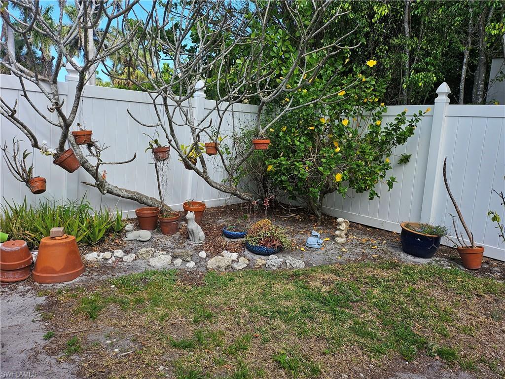 835 9th Avenue South Naples, FL 34102 - Photo 13 of 13 BACKYARD