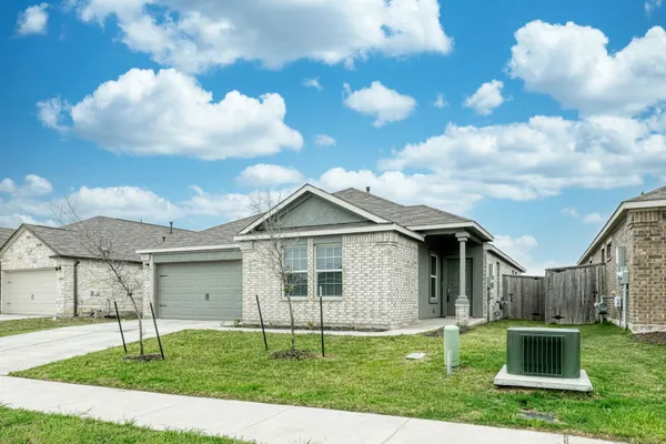 $1,995 | 205 Arnage Drive, Hutto, TX 78634