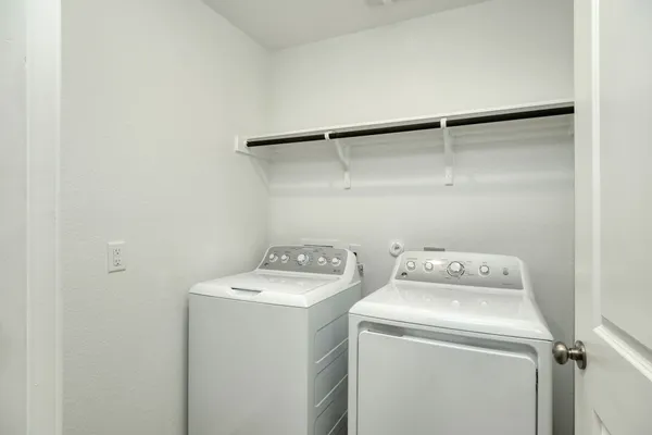 $1,995 | 205 Arnage Drive, Hutto, TX 78634