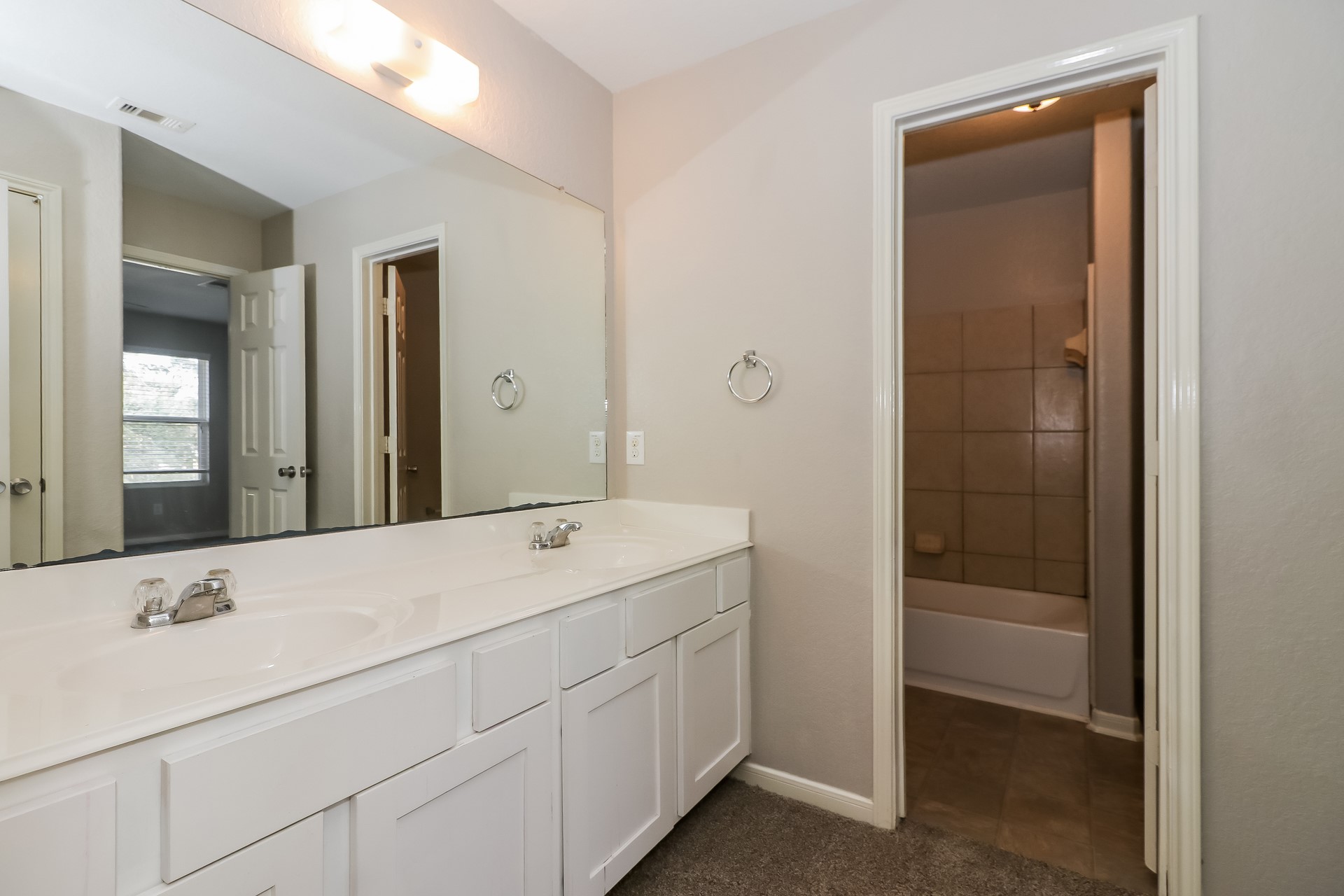 15814 Sheldon Ridge Way Houston, TX 77044 - Photo 13 of 15