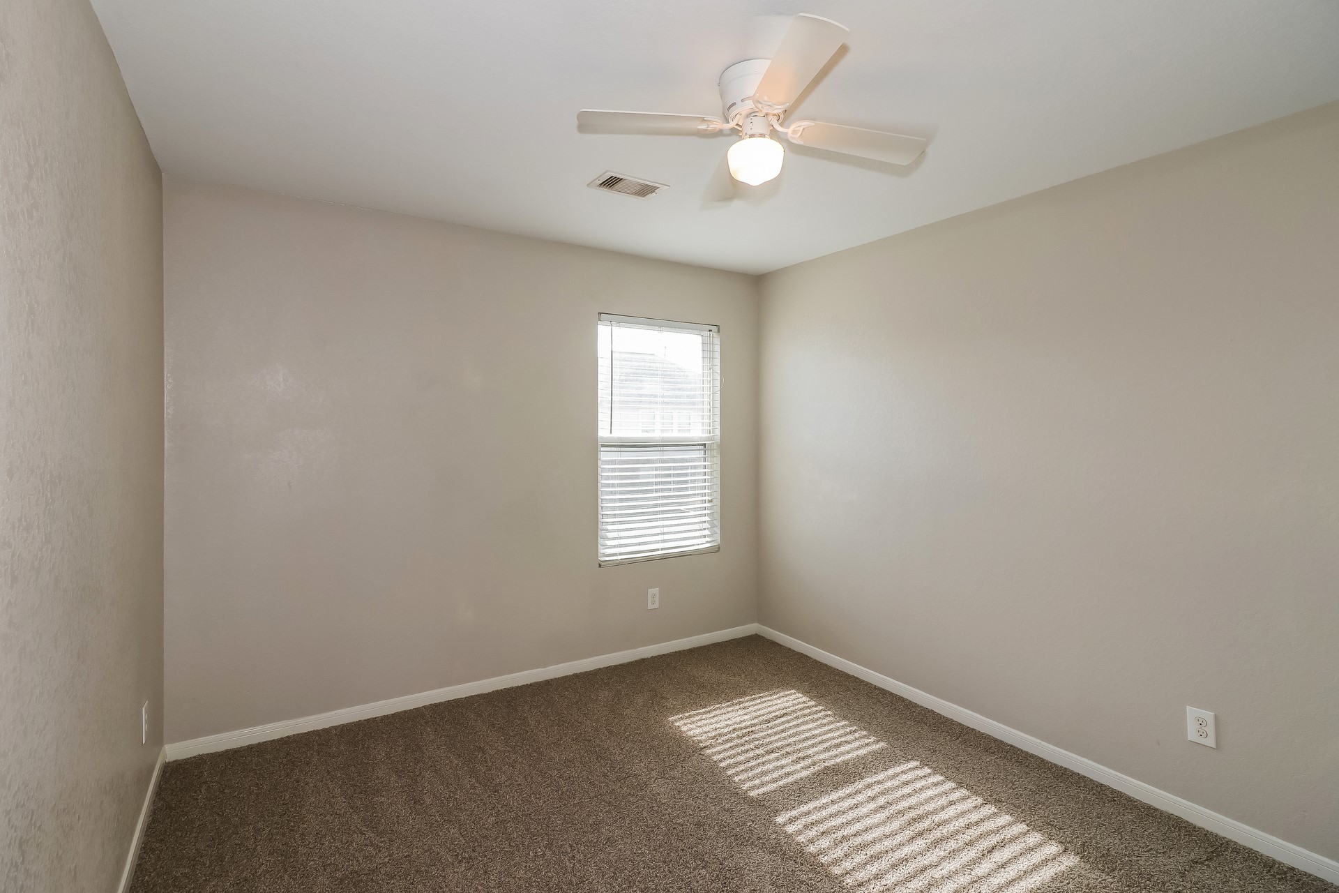 15814 Sheldon Ridge Way Houston, TX 77044 - Photo 14 of 15