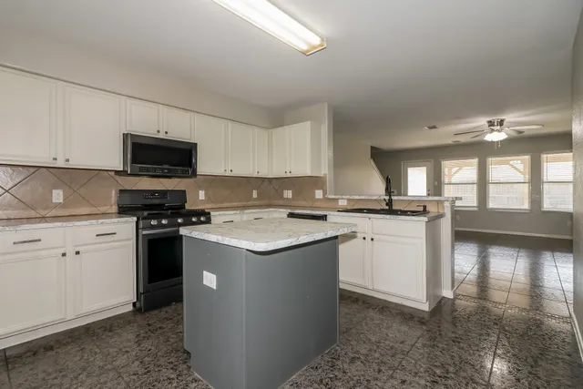 $2,245 | 15814 Sheldon Ridge Way, Houston, TX 77044