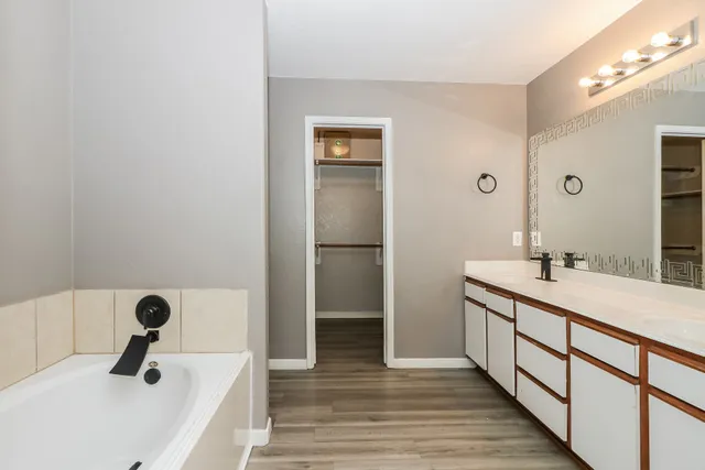 $2,245 | 15814 Sheldon Ridge Way, Houston, TX 77044