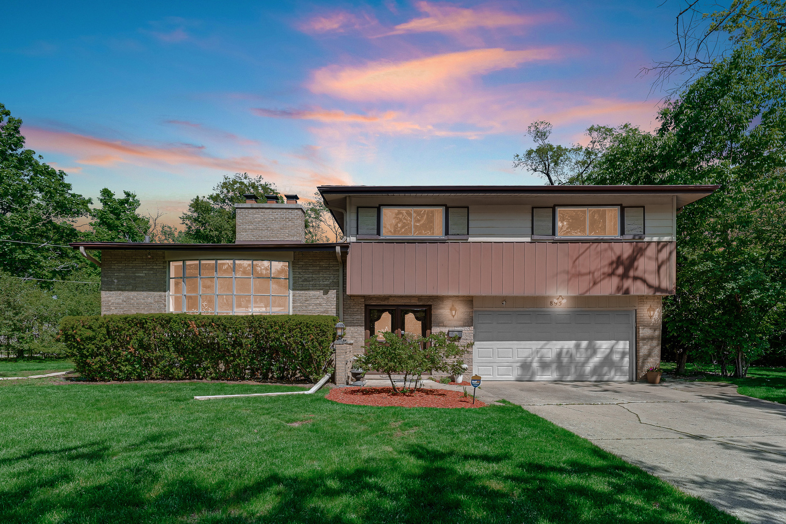 895 Sumac Road Highland Park, IL 60035 - Photo 1 of 19 Gallery Image 1