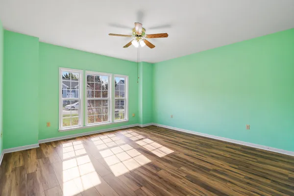 a view of empty room with window