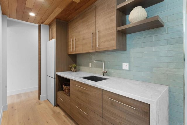 $4,400,000 | 5530 Candlelight Drive, La Jolla, CA 92037