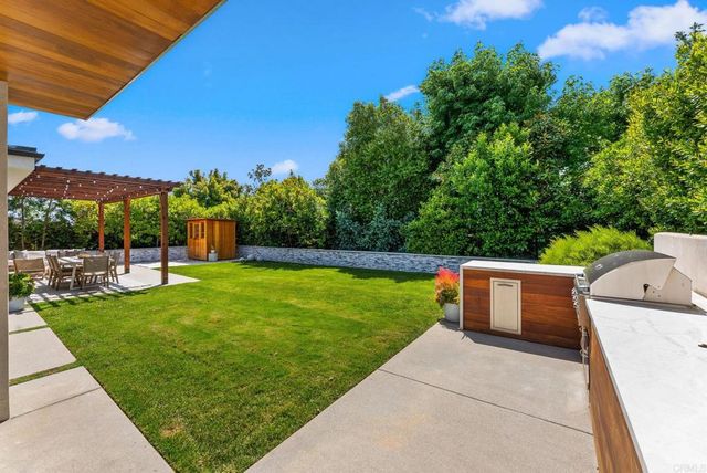 $4,400,000 | 5530 Candlelight Drive, La Jolla, CA 92037