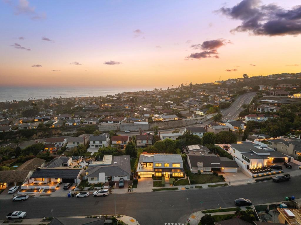 5530 Candlelight Drive La Jolla, CA 92037 - Photo 3 of 51