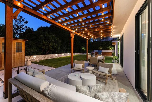 $4,400,000 | 5530 Candlelight Drive, La Jolla, CA 92037