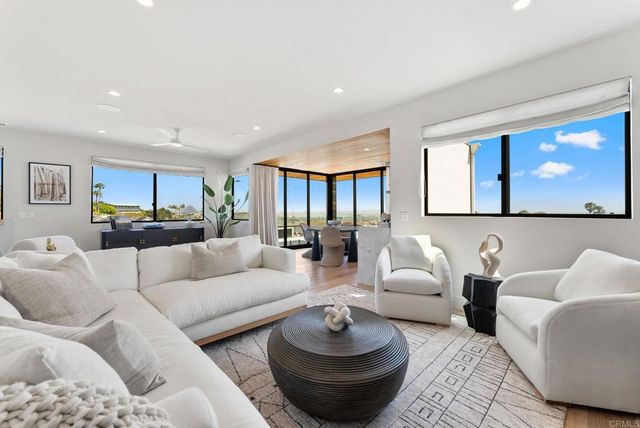 $4,400,000 | 5530 Candlelight Drive, La Jolla, CA 92037