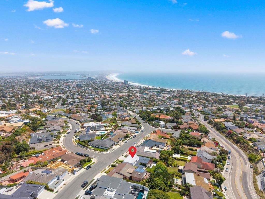 5530 Candlelight Drive La Jolla, CA 92037 - Photo 6 of 51