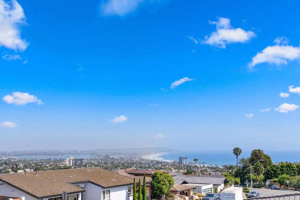 5530 Candlelight Drive La Jolla, CA 92037 - Photo 7 of 51