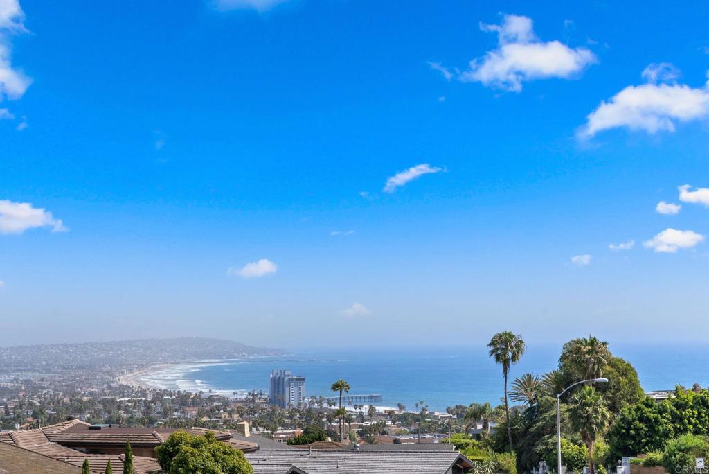 5530 Candlelight Drive La Jolla, CA 92037 - Photo 8 of 51