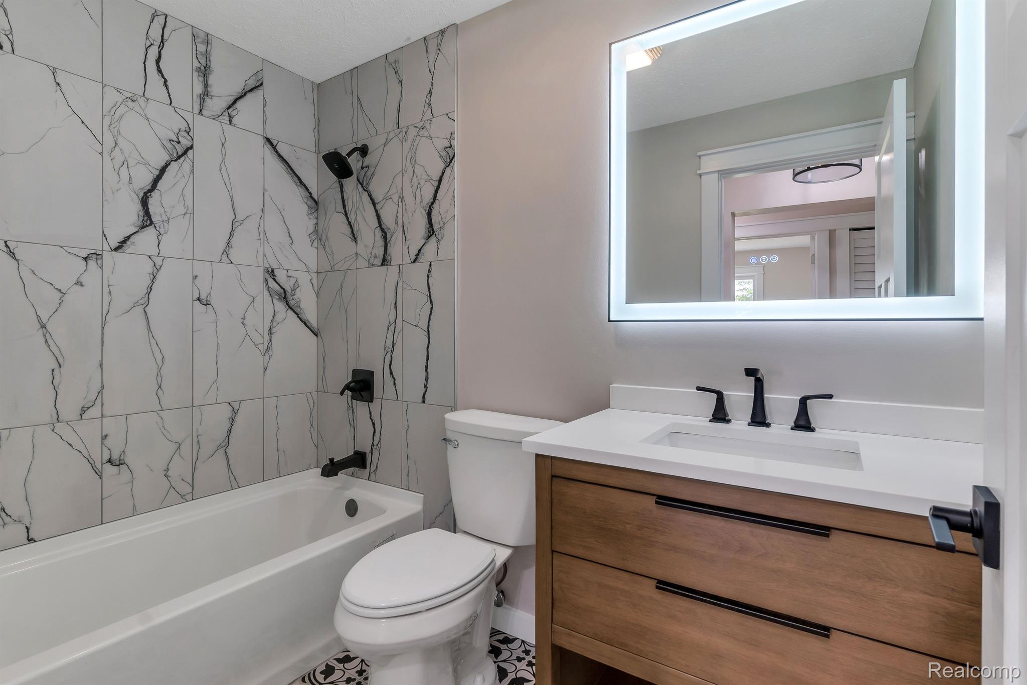 12500 Silver Lake Road Byron, MI 48418 - Photo 20 of 33 Gallery Image 20