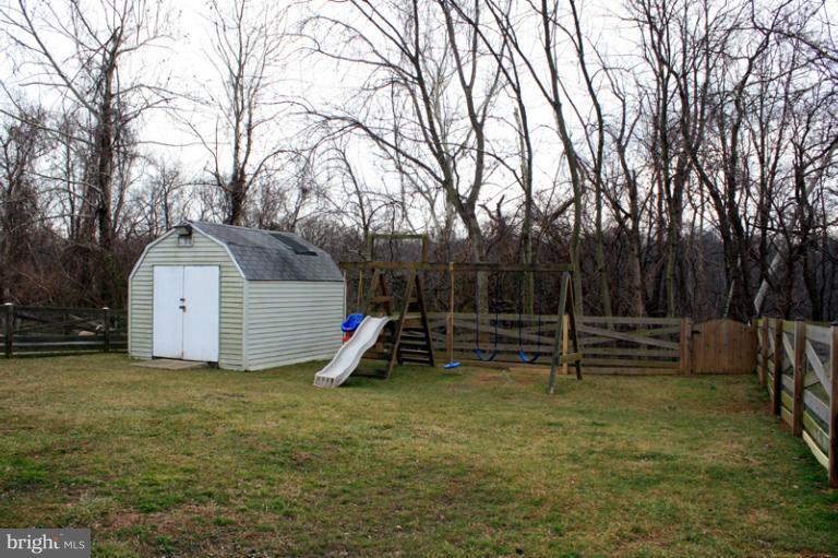 73 Haverhill Road Joppa, MD 21085 - Photo 13 of 30 a view of outdoor space and garden