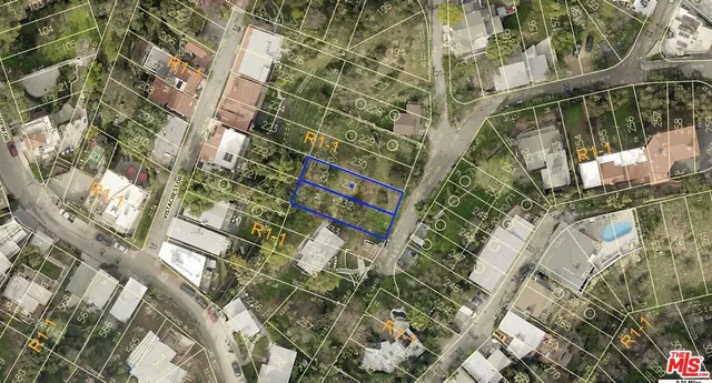 a view of a multi story building