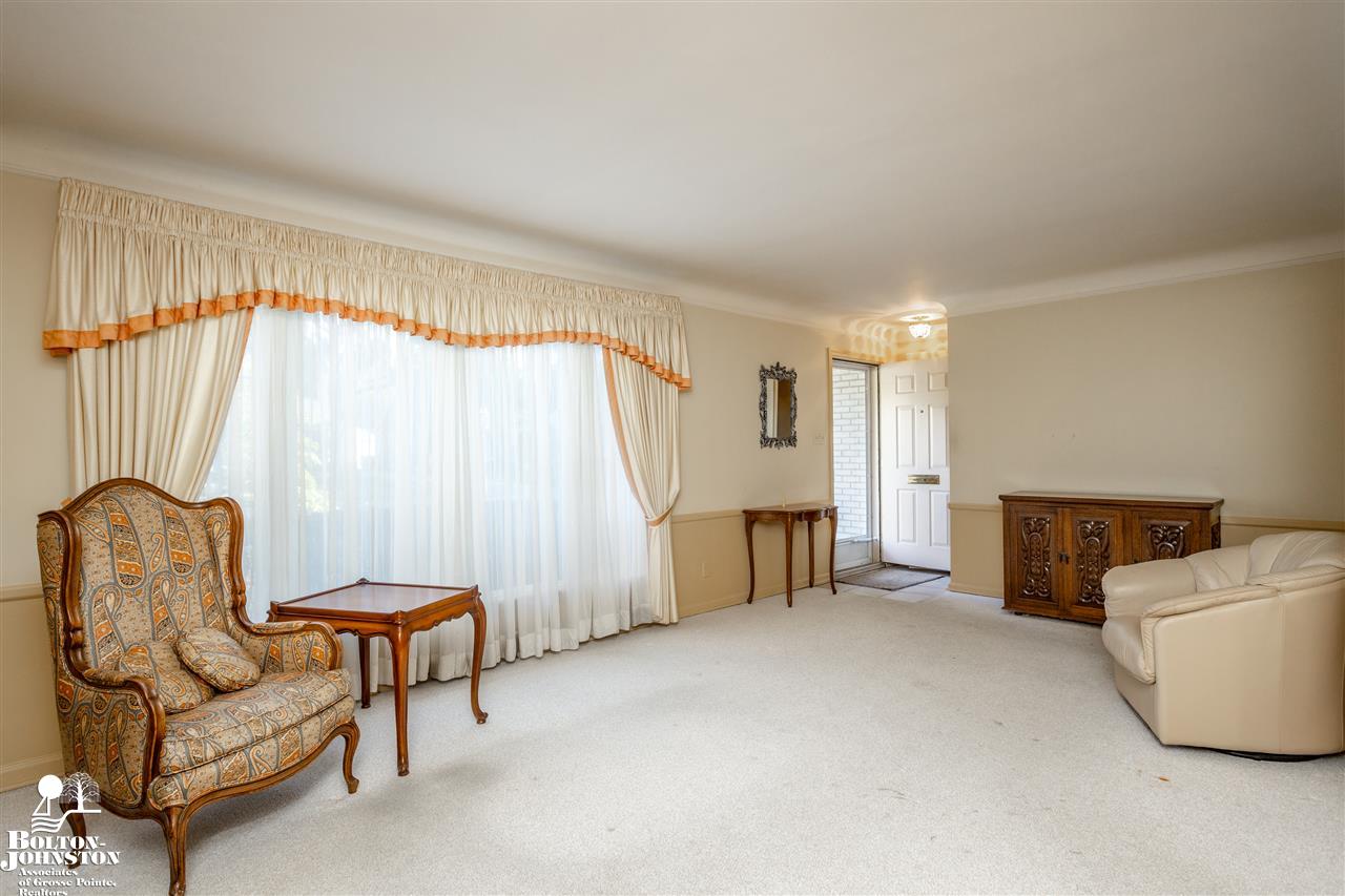 1231 Torrey Road Grosse Pointe Woods, MI 48236 - Photo 2 of 41