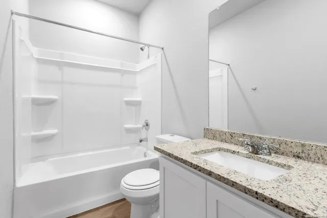 $1,700 | 194 Nespral Drive, San Antonio, TX 78253