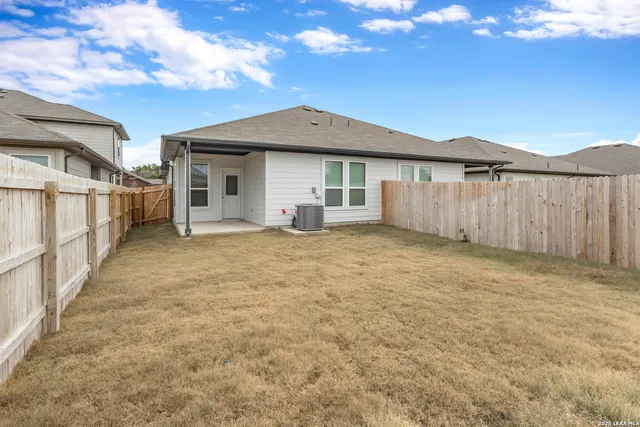$1,700 | 194 Nespral Drive, San Antonio, TX 78253