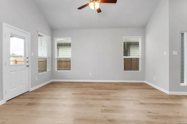 $1,700 | 194 Nespral Drive, San Antonio, TX 78253