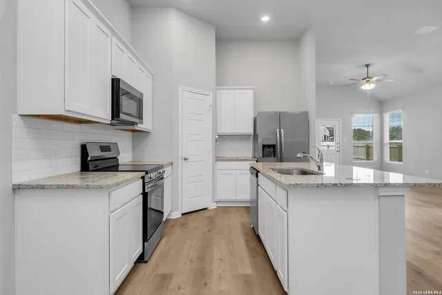 $1,700 | 194 Nespral Drive, San Antonio, TX 78253