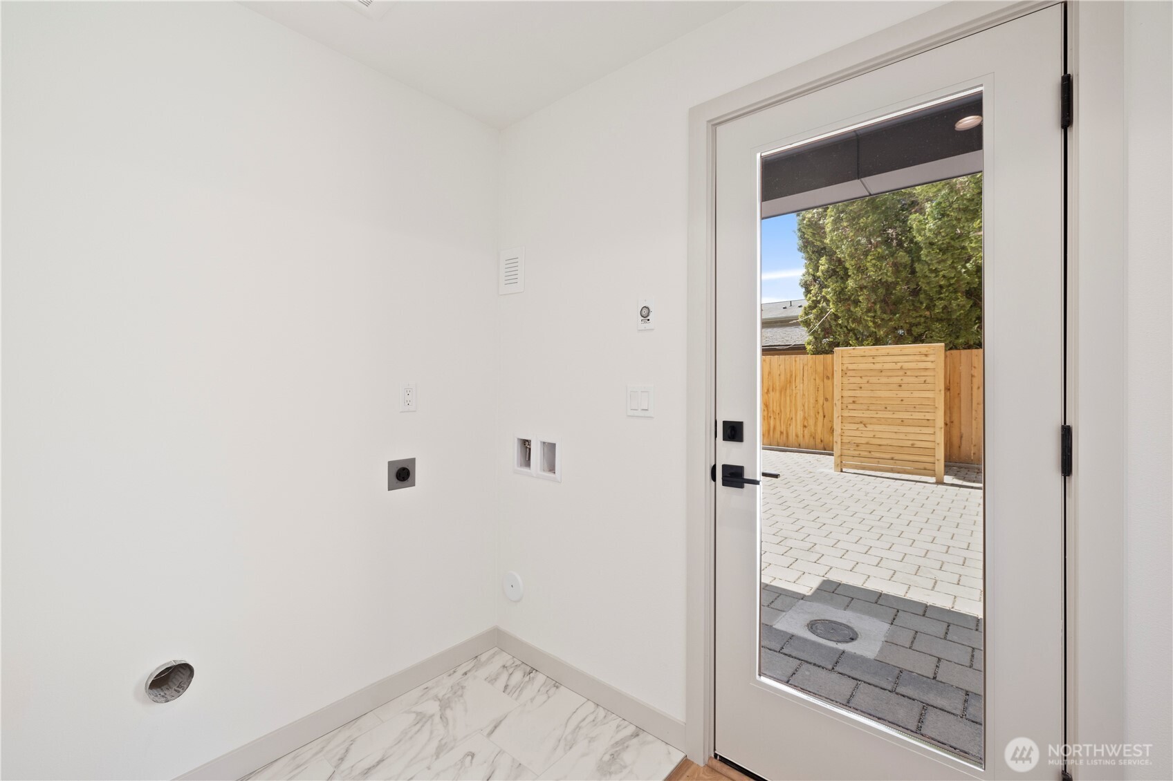 7013 9th Avenue Northeast Seattle, WA 98115 - Photo 22 of 28