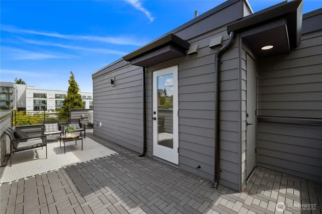 $775,000 | 7013 9th Avenue Northeast, Seattle, WA 98115