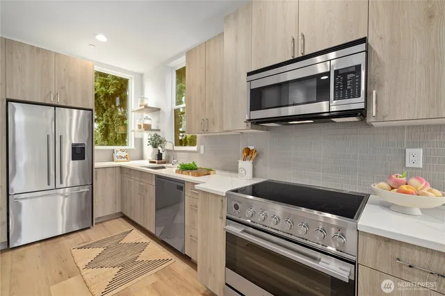 $775,000 | 7013 9th Avenue Northeast, Seattle, WA 98115