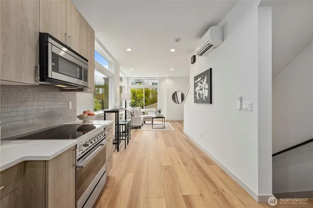 $775,000 | 7013 9th Avenue Northeast, Seattle, WA 98115