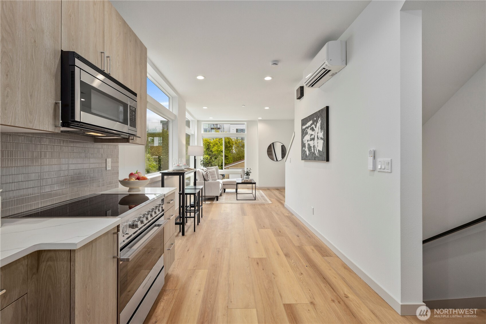 7013 9th Avenue Northeast Seattle, WA 98115 - Photo 7 of 28