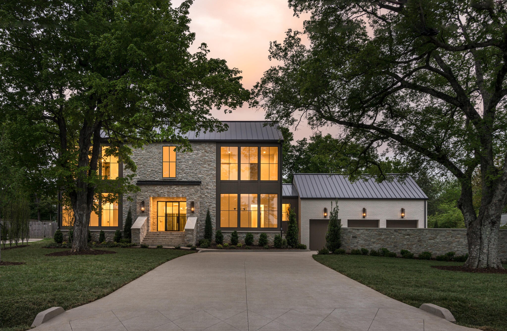 2815 Kenway Road Nashville, TN 37215 - Photo 1 of 23 Gallery Image 1