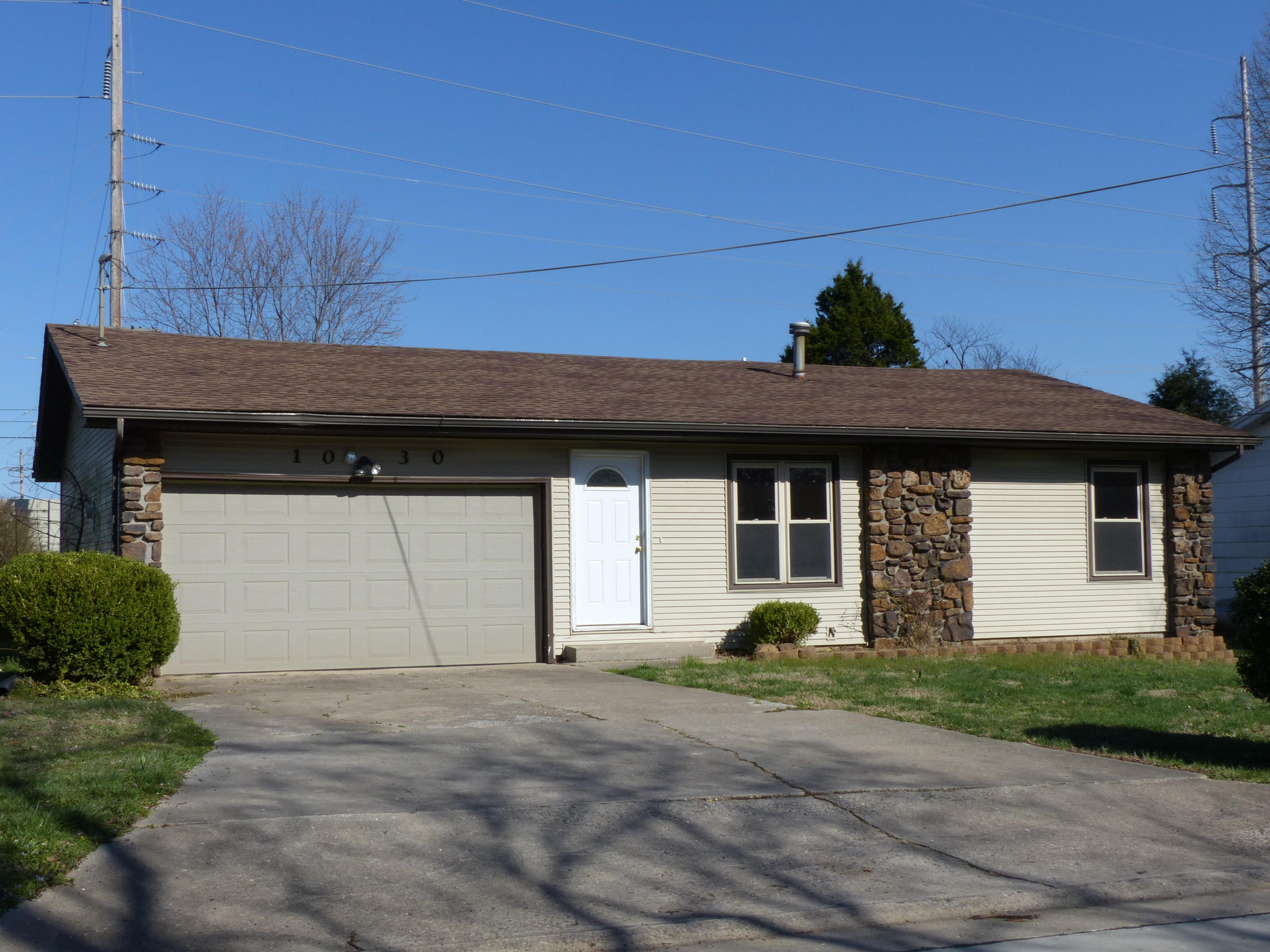 1030 South Craig Avenue Springfield, MO 65804 - Photo 1 of 1 1030 S Craig (2)
