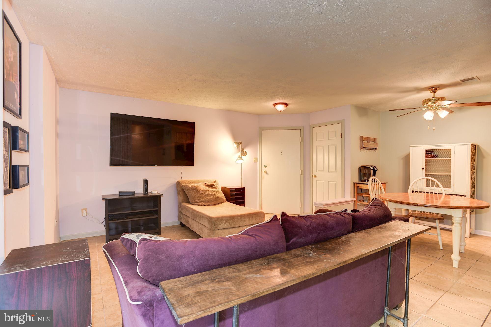 808 Stratford Way, Unit D Frederick, MD 21701 - Photo 3 of 23 Living Room