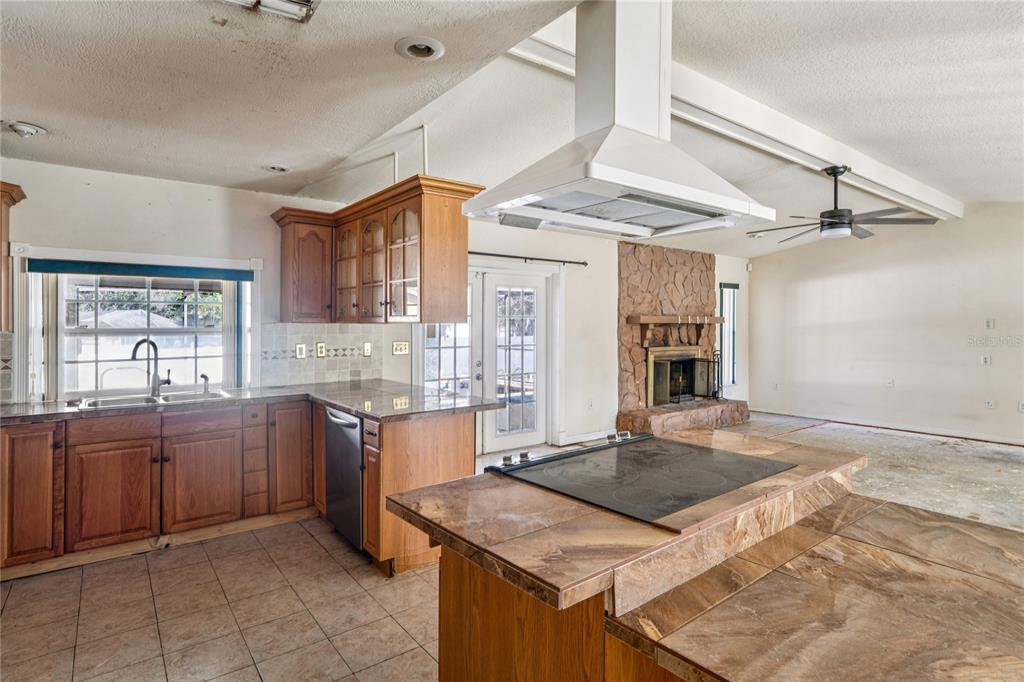 8209 Chaucer Drive Weeki Wachee, FL 34607 - Photo 11 of 46