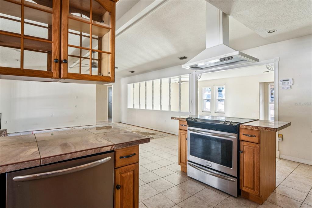 8209 Chaucer Drive Weeki Wachee, FL 34607 - Photo 13 of 46