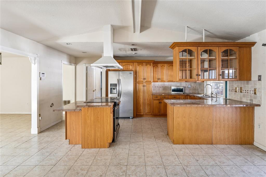 8209 Chaucer Drive Weeki Wachee, FL 34607 - Photo 15 of 46